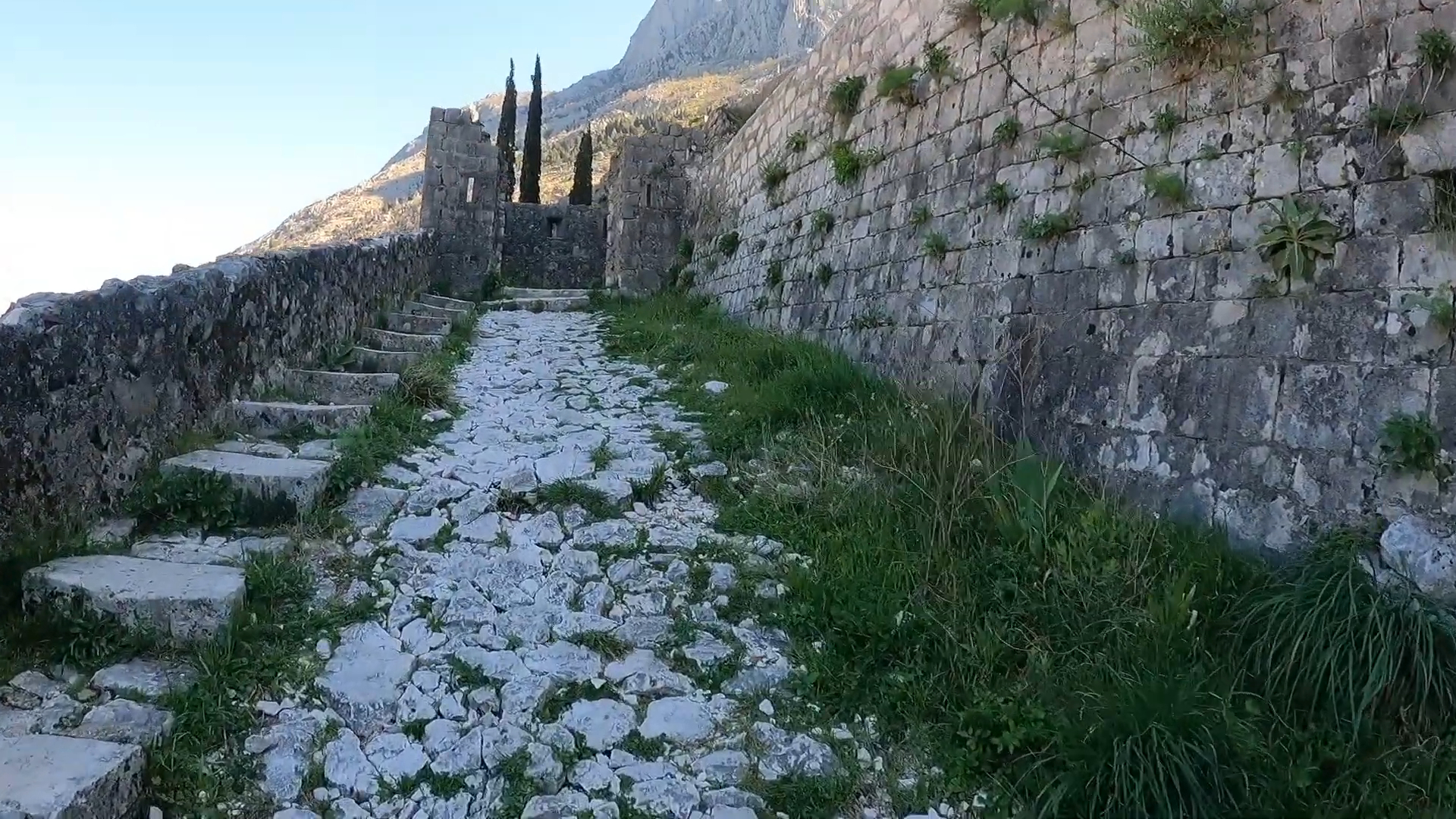 Tvrđava San Đovani - Kotor - Crna Gora - Sta obici