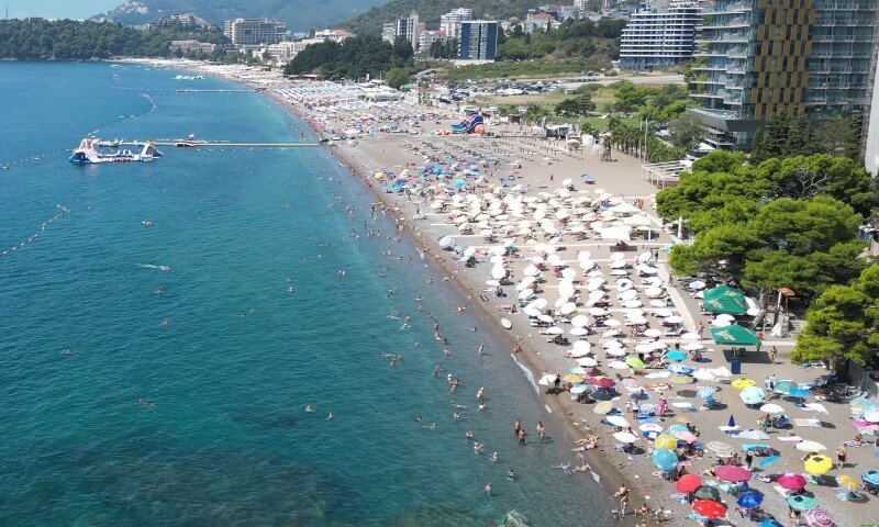 Plaža Rafailovići slikana dronom