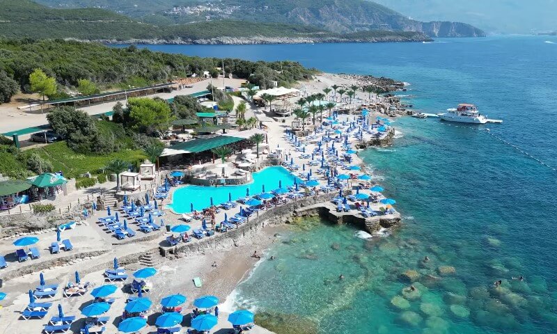Plaža Ploče u budvi, slika iz vazduha